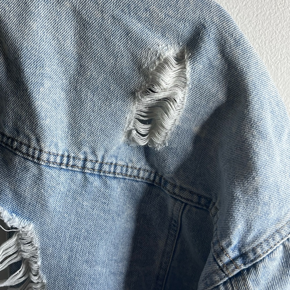 Distressed Ripped Light-wash Jean Jacket - Picture 3 of 4